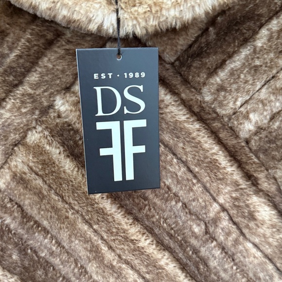 Fabulous Furs Donna Salyers Chocolate Brown Women's Poncho - Picture 3 of 5